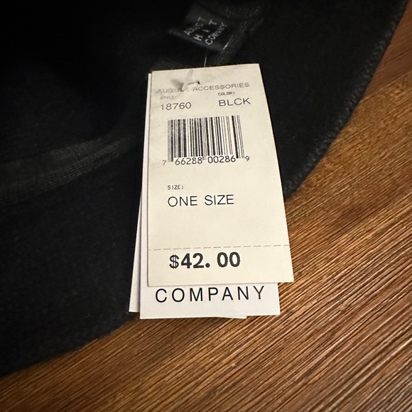 Winter hat - Picture 3 of 4